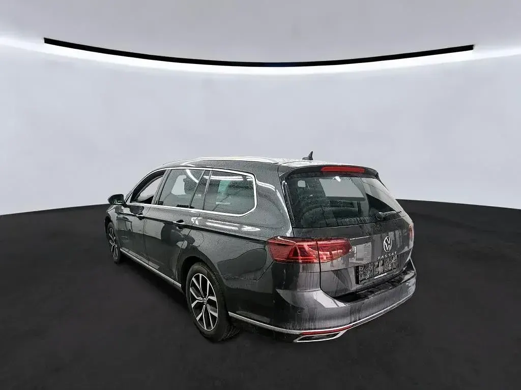 Gebraucht VW Passat Elegance 200 PS (147 kW) 2022 Mangangrau Kombi