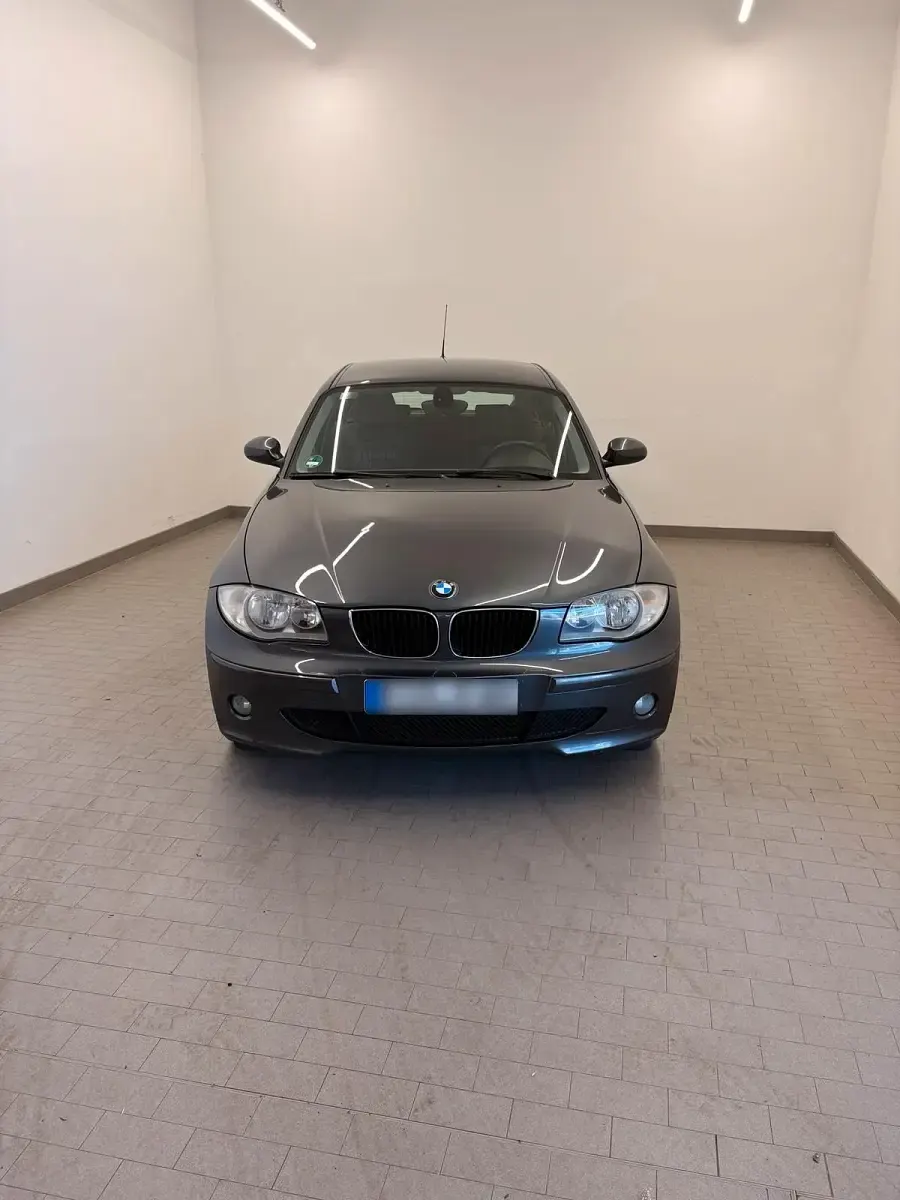 Gebraucht BMW 116 122 PS (89 kW) 2007 Grau Kleinwagen