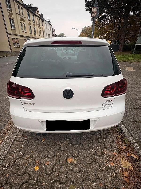 Gebraucht VW Golf VI Match 122 PS (89 kW) 2012 Weiß Kleinwagen
