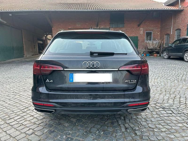 Gebraucht Audi A4 Basis 190 PS (139 kW) 2020 Schwarz Kombi