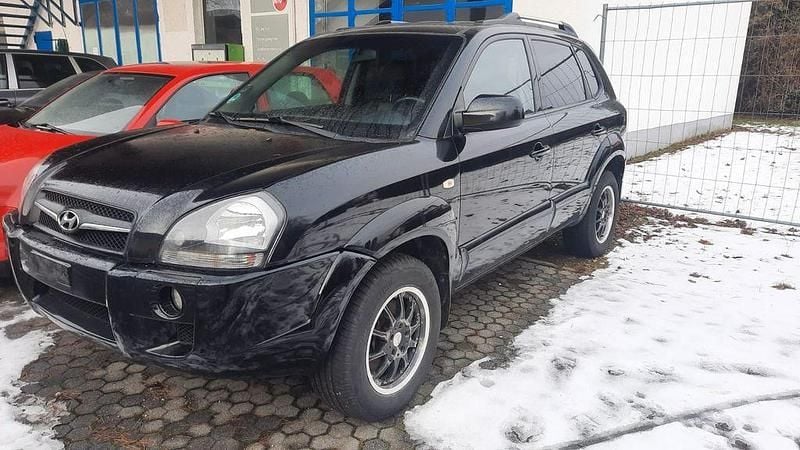 Gebraucht Hyundai Tucson 141 PS (103 kW) 2010 Schwarz SUV