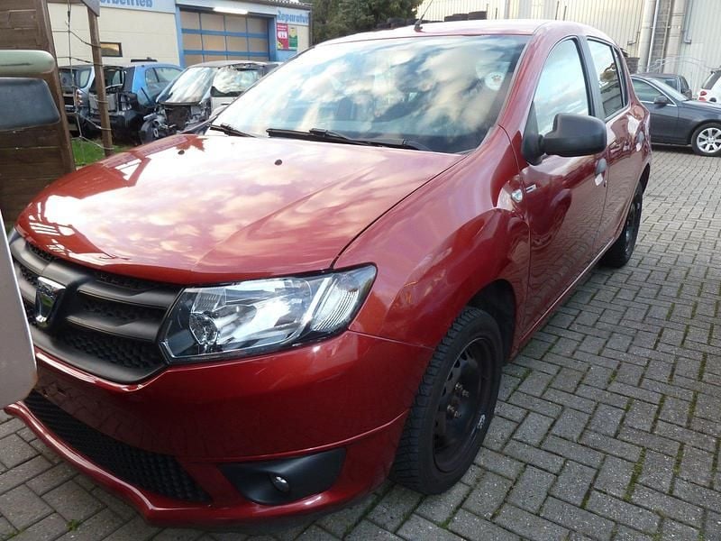 Gebraucht Dacia Sandero 73 PS (53 kW) 2016 Rot Kleinwagen