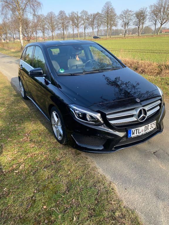 Gebraucht Mercedes B200 156 PS (114 kW) 2018 Schwarz Van / Kleinbus
