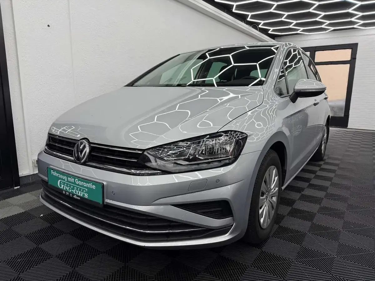 Gebraucht VW Golf VIII United 150 PS (110 kW) 2020 Reflexsilber metallic Van / Kleinbus