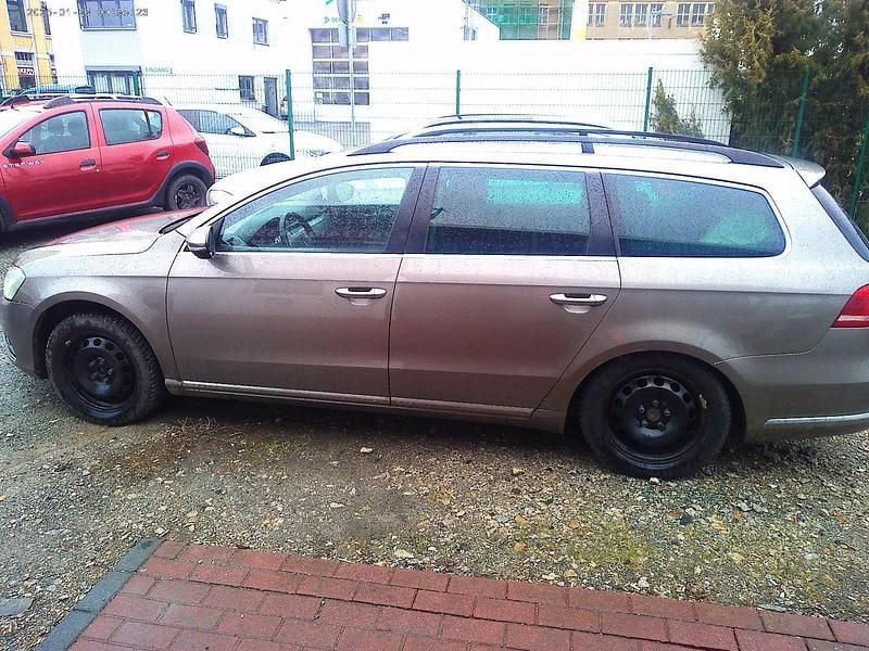 Gebraucht VW Passat R-line BlueMotion 170 PS (125 kW) 2011 Kombi