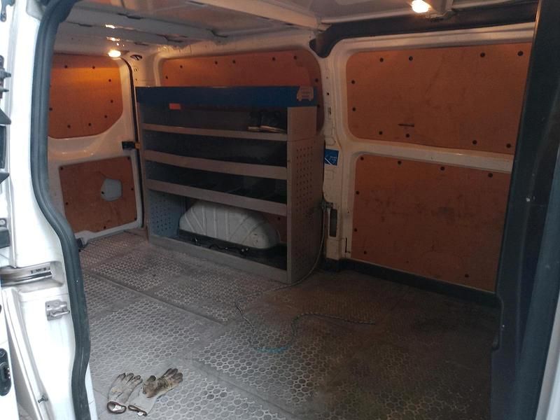 Second-hand Ford Transit Custom 130 CP (95 kW) 2017 Alb Monovolum