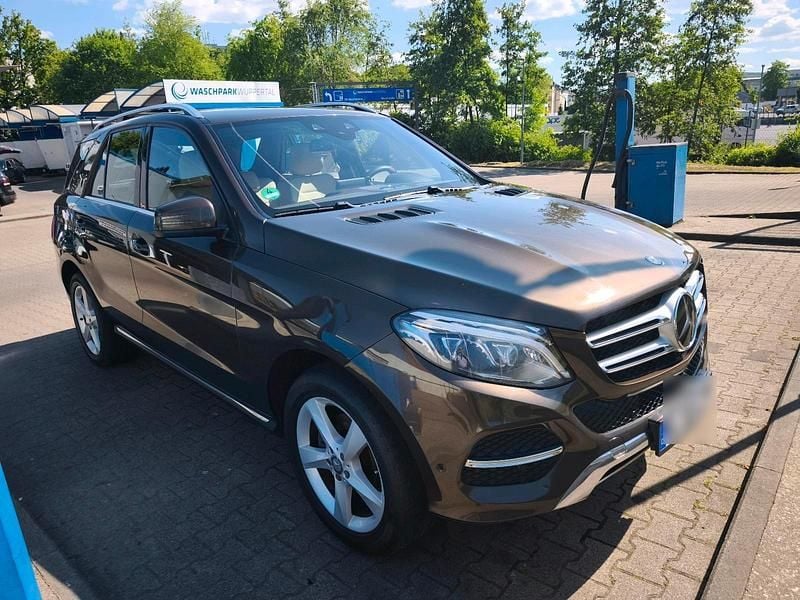 Andere außenfarben Gebraucht 2016 Mercedes GLE350 SUV | 18.750 € - Bild 1/4