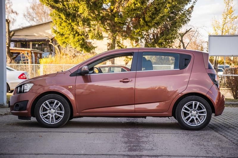 Gebraucht Chevrolet Aveo 116 PS (85 kW) 2011 Andere farben Kleinwagen