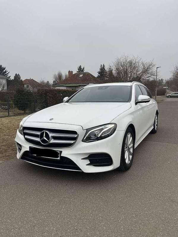Gebraucht Mercedes E220 AMG 194 PS (142 kW) 2019 Weiß Kombi