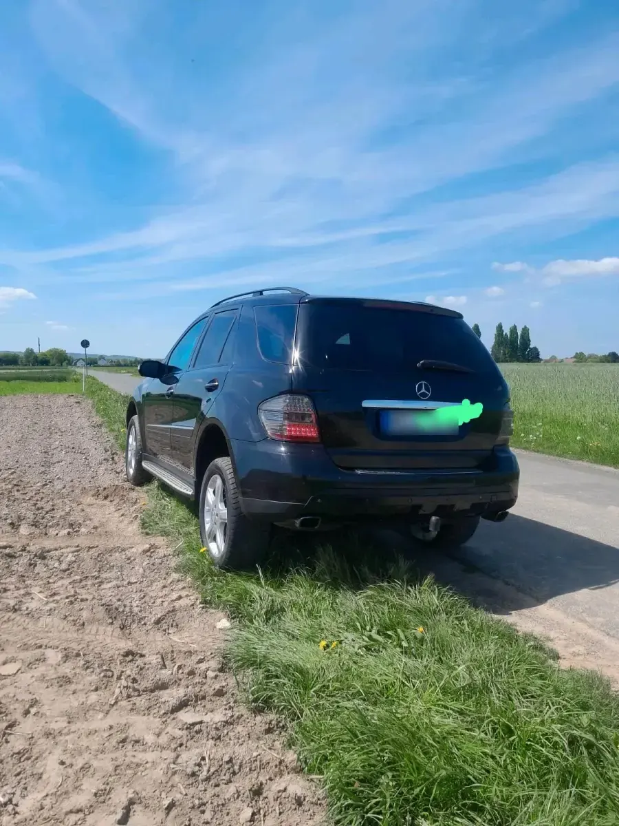 Gebraucht Mercedes ML350 306 PS (225 kW) 2007 Schwarz SUV