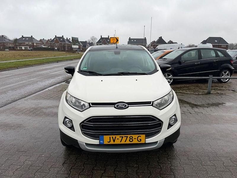 Usado Ford Ecosport Titanium 125 CV (91 kW) 2016 Blanco SUV