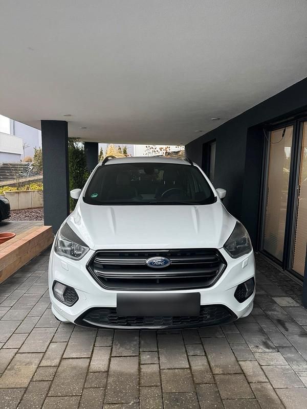 Gebraucht Ford Kuga ST-Line 176 PS (129 kW) 2018 Weiß SUV