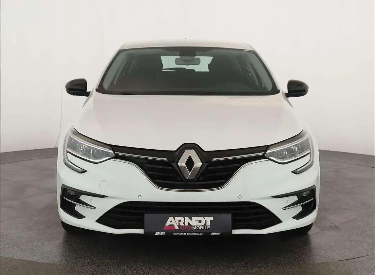 Gebraucht Renault Mégane GrandTour Equilibre 140 PS (102 kW) 2024 Gletscherweiß Kombi