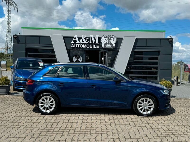 Gebraucht Audi A3 Attraction 110 PS (80 kW) 2015 Blau Limousine