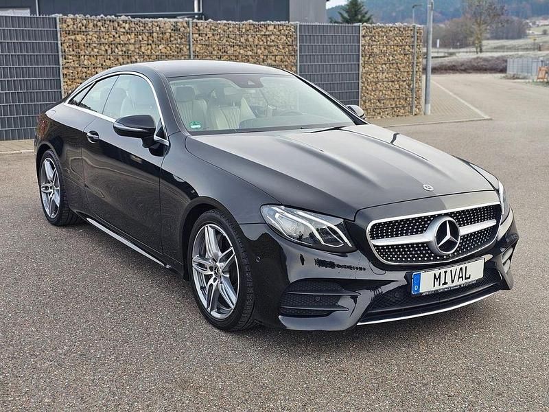 Gebraucht Mercedes E300 AMG 245 PS (180 kW) 2018 Schwarz Coupé