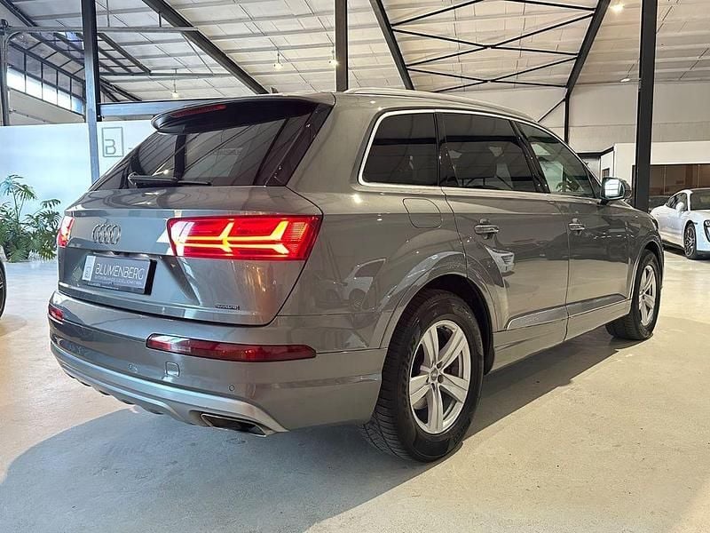 Usado Audi Q7 Ambiente 272 HP (200 kW) 2016 Cinzento SUV