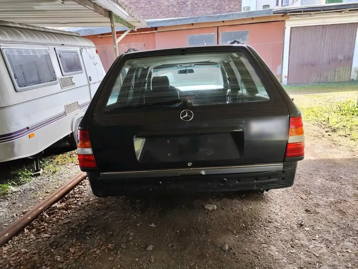 Gebraucht Mercedes E320 220 PS (161 kW) 1993 Schwarz Kombi
