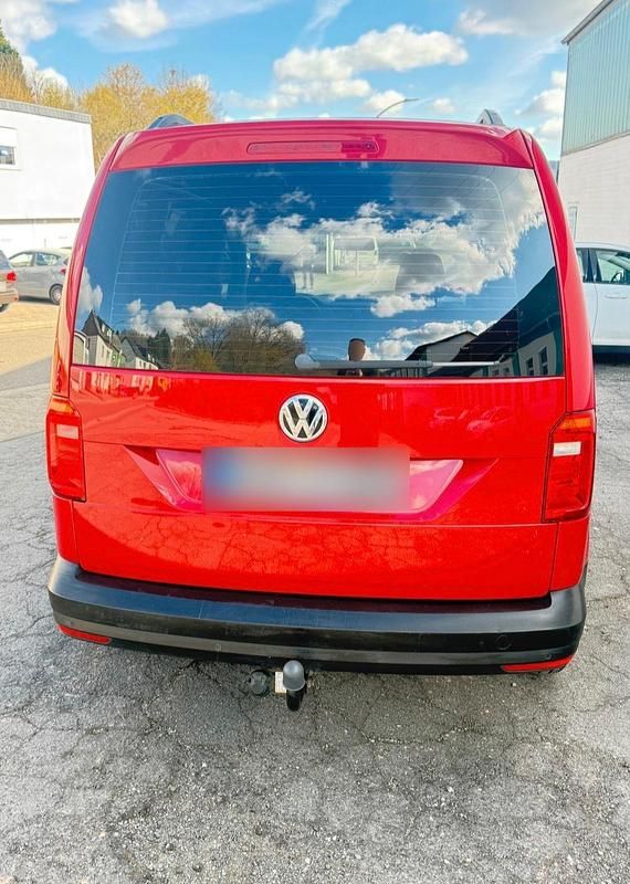 Gebraucht VW Caddy 102 PS (75 kW) 2016 Rot Van / Kleinbus