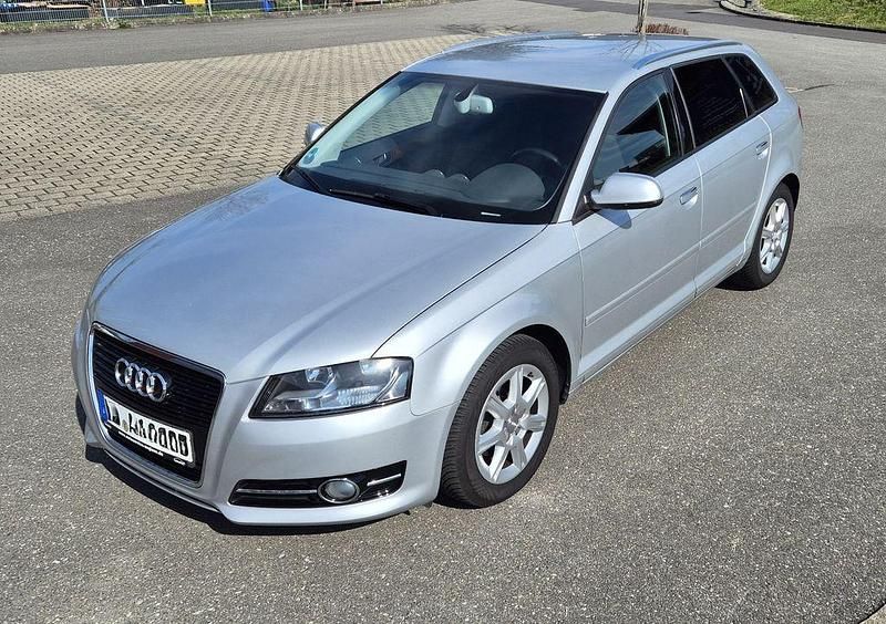 Gebraucht Audi A3 Ambiente 105 PS (77 kW) 2012 Silber Kleinwagen