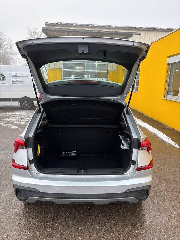 Gebraucht Skoda Kamiq Selection 95 PS (69 kW) 2024 Silber SUV