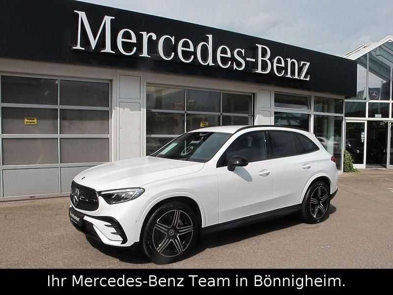 Weiß Gebraucht 2024 Mercedes GLC200 AMG SUV | 54.990 € (Fairer Preis) - Bild 1/4