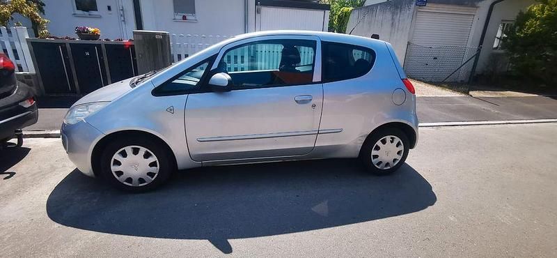 Grau Gebraucht 2005 Mitsubishi Colt Inform Limousine | 1.750 € (Guter Preis) - Bild 1/4