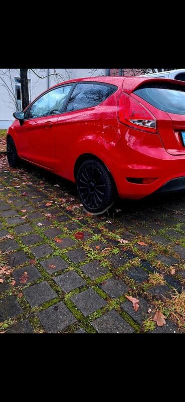 Gebraucht Ford Fiesta Trend 82 PS (60 kW) 2009 Rot Kleinwagen