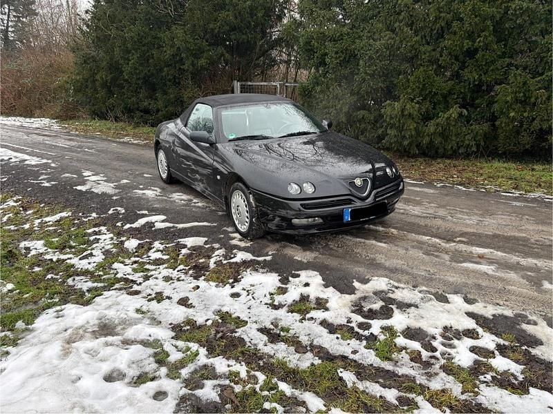 Gebraucht Alfa Romeo Spider 150 PS (110 kW) 2002 Schwarz Cabrio