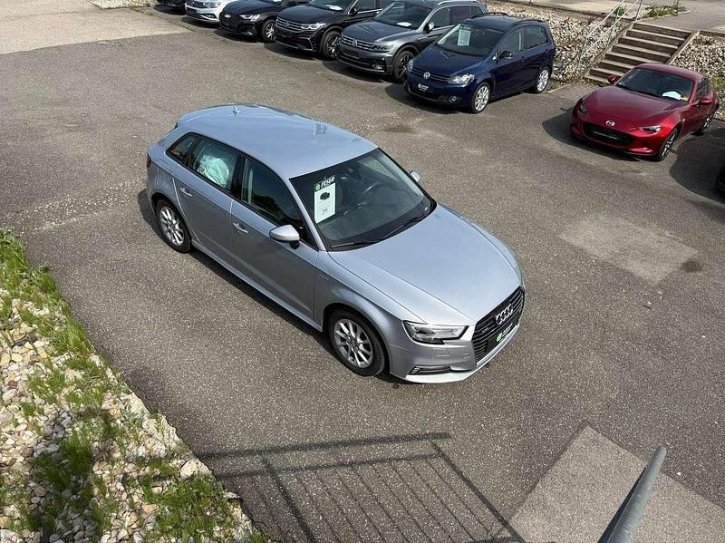 Florettsilber metallic Gebraucht 2017 Audi A3 e-tron Sport Kleinwagen | 16.600 € (Etwas zu teuer) - Bild 1/4