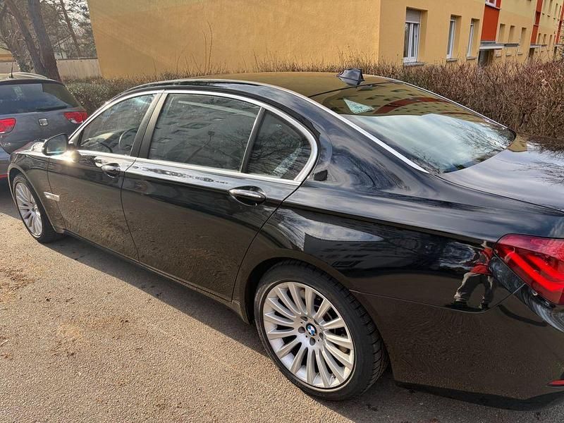 Gebraucht BMW 750L 449 PS (330 kW) 2014 Schwarz Limousine