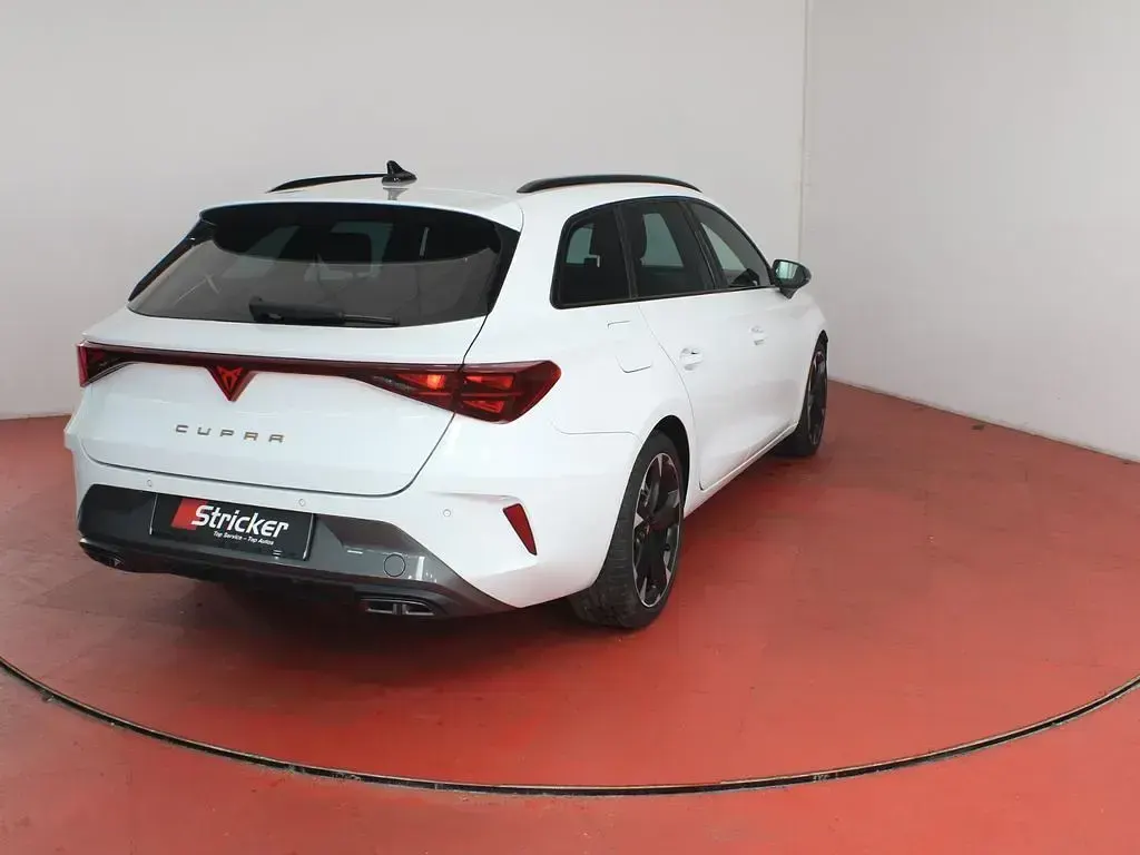 Używany Cupra Leon 150 KM (110 kW) 2025 Biały Kombi