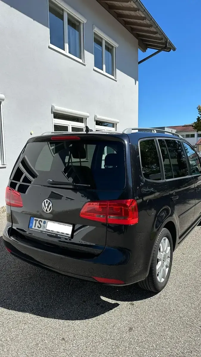 Gebraucht VW Touran 105 PS (77 kW) 2013 Schwarz Van / Kleinbus
