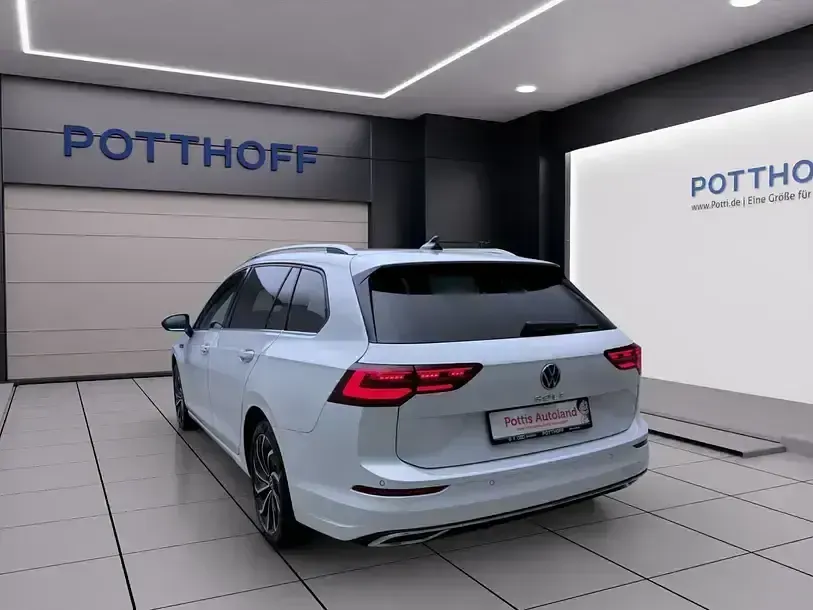 Gebraucht VW Golf VII Style 150 PS (110 kW) 2021 Weiss Kleinwagen