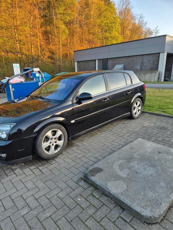 Schwarz Gebraucht 2005 Opel Signum Kombi | 1.600 € - Bild 1/4
