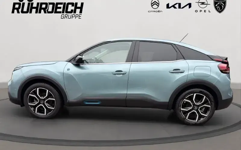 Gebraucht Citroën e-C4 Shine 100 kW (136 PS) 2022 Blau Limousine