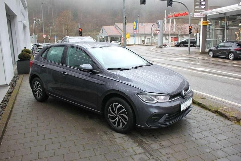 Gebraucht VW Polo Life 95 PS (69 kW) 2022 Rauchgrau Kleinwagen