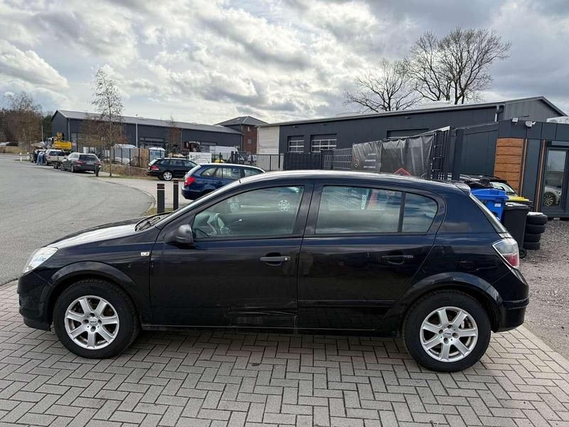 Gebraucht Opel Astra 90 PS (66 kW) 2008 Schwarz Kleinwagen