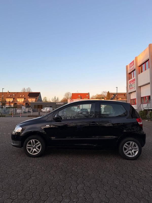 Gebraucht VW Fox 75 PS (55 kW) 2006 Schwarz Kleinwagen