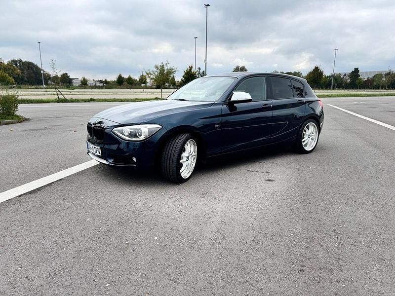 Andere farben Gebraucht 2011 BMW 120 Comfort Edition Kleinwagen | 14.100 € (Teuer) - Bild 1/4
