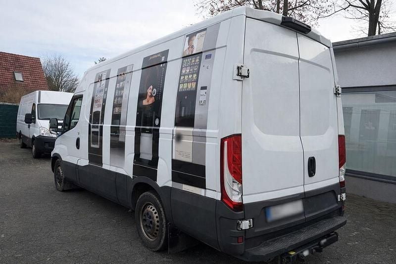 Gebraucht Iveco Daily 156 PS (114 kW) 2019 Weiß Van / Kleinbus