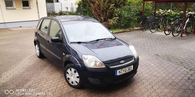 Blau Gebraucht 2006 Ford Fiesta Kleinwagen | 1.000 € (Guter Preis) - Bild 1/4