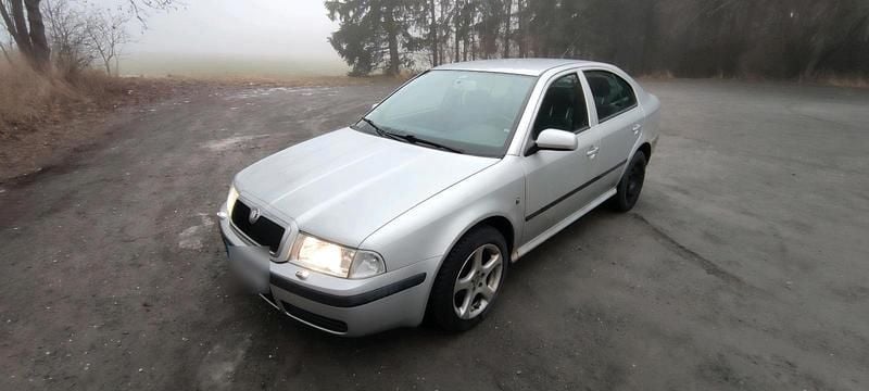Gebraucht Skoda Octavia 102 PS (75 kW) 2003 Silber Limousine