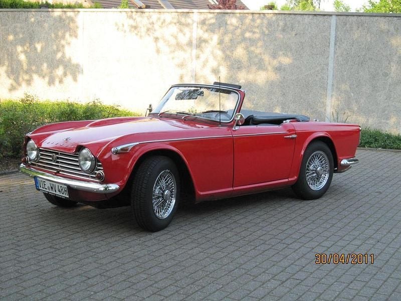 Gebraucht Triumph TR4 101 PS (74 kW) 1967 Rot Cabrio