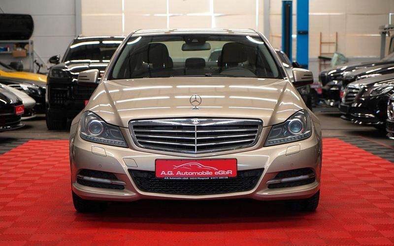 Second-hand Mercedes C200 136 CP (100 kW) 2011 Bej Berlinǎ
