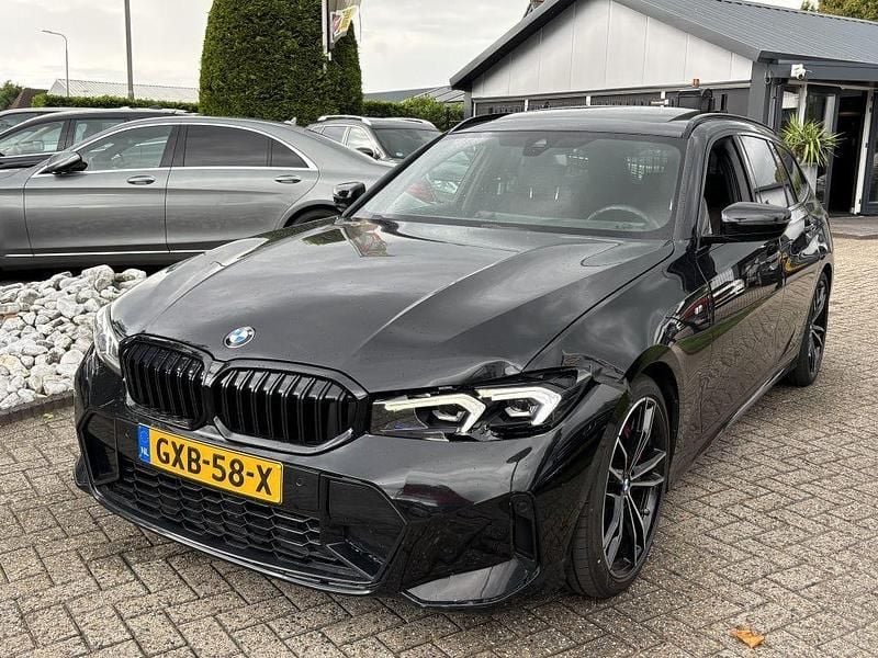 Schwarz Gebraucht 2024 BMW 330 M Sport Kombi | 33.500 € (Superpreis) - Bild 1/4