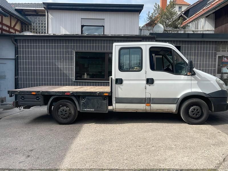 Gebraucht Iveco Daily 131 PS (96 kW) 2013 Weiß Limousine