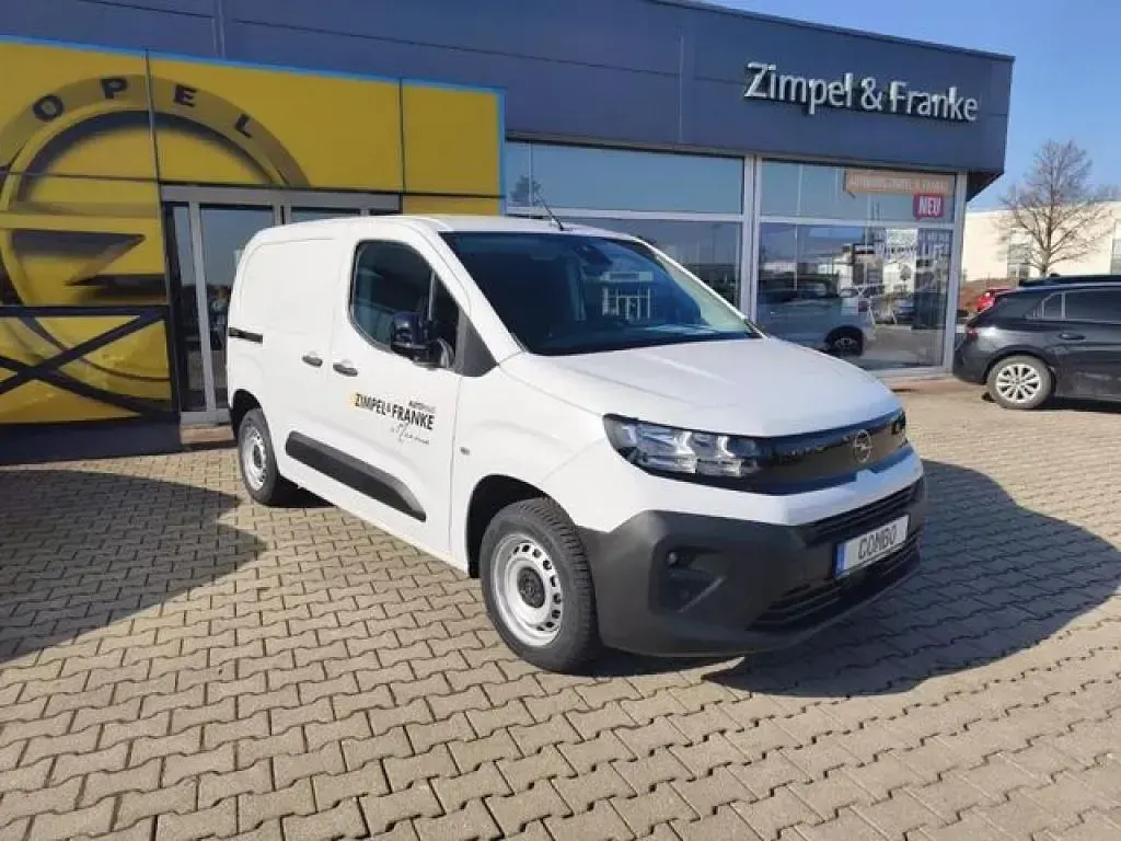 Gebraucht Opel Combo 102 PS (75 kW) 2025 Kaolin weiss Van / Kleinbus