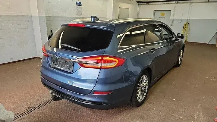 Gebraucht Ford Mondeo Titanium 150 PS (110 kW) 2021 Blau Limousine
