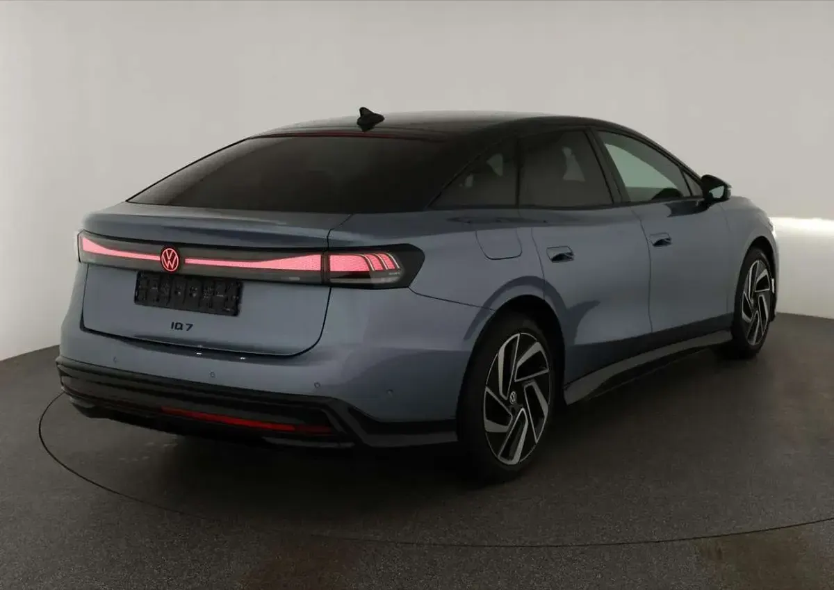 Neu VW ID.7 Pro 210 kW (286 PS) 2026 Aquamarine blau metallic... Limousine