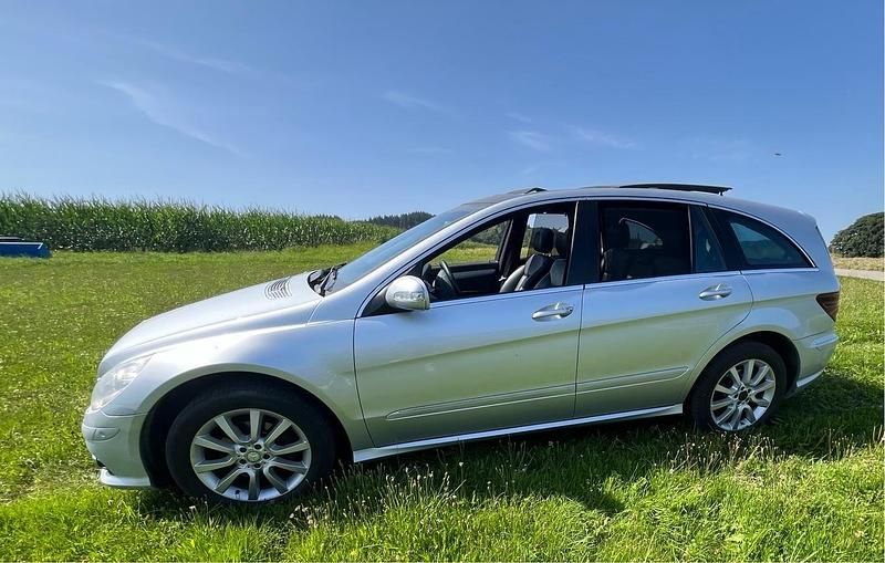Silber Gebraucht 2007 Mercedes R320 Van / Kleinbus | 6.500 € (Fairer Preis) - Bild 1/4